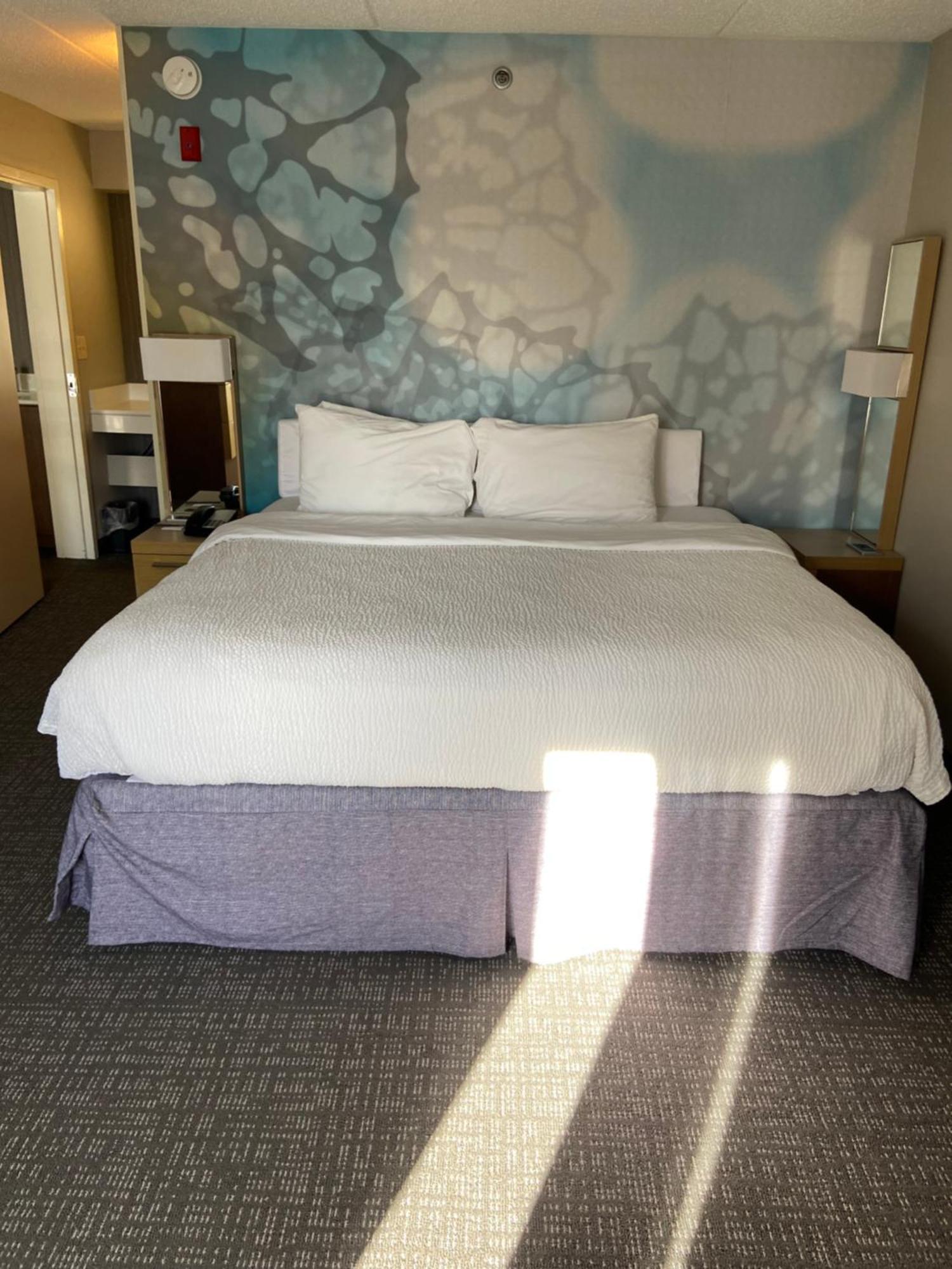 Courtyard Detroit Brighton Hotel Bagian luar foto